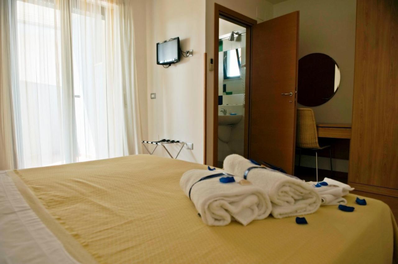Hotel Leuco' Martinsicuro Esterno foto