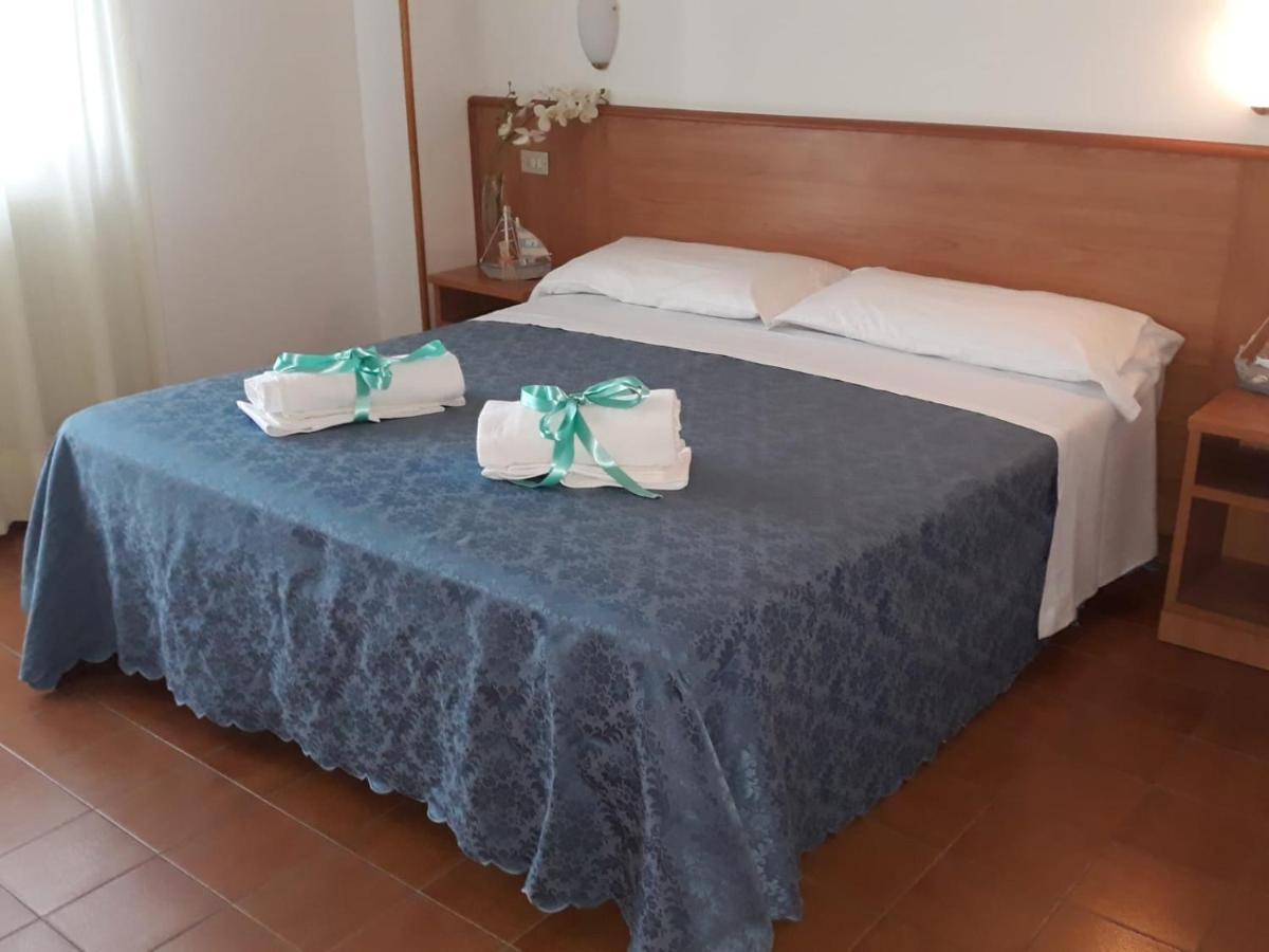 Hotel Leuco' Martinsicuro Esterno foto