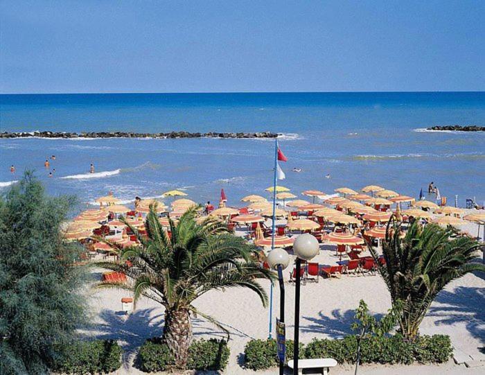 Hotel Leuco' Martinsicuro Esterno foto