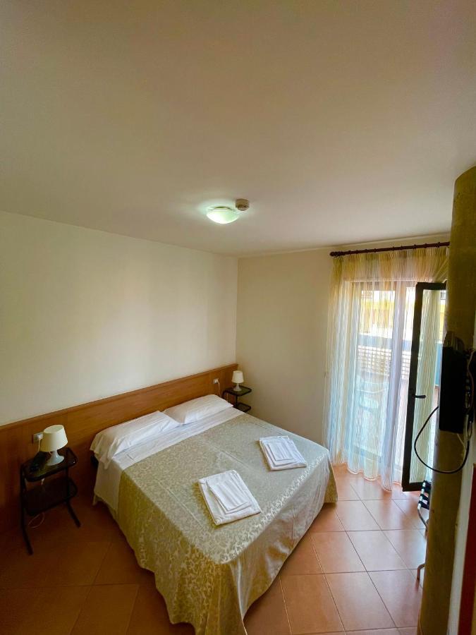 Hotel Leuco' Martinsicuro Esterno foto