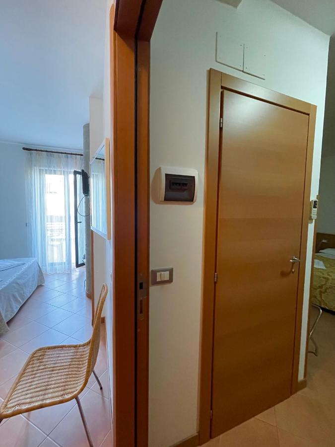 Hotel Leuco' Martinsicuro Esterno foto