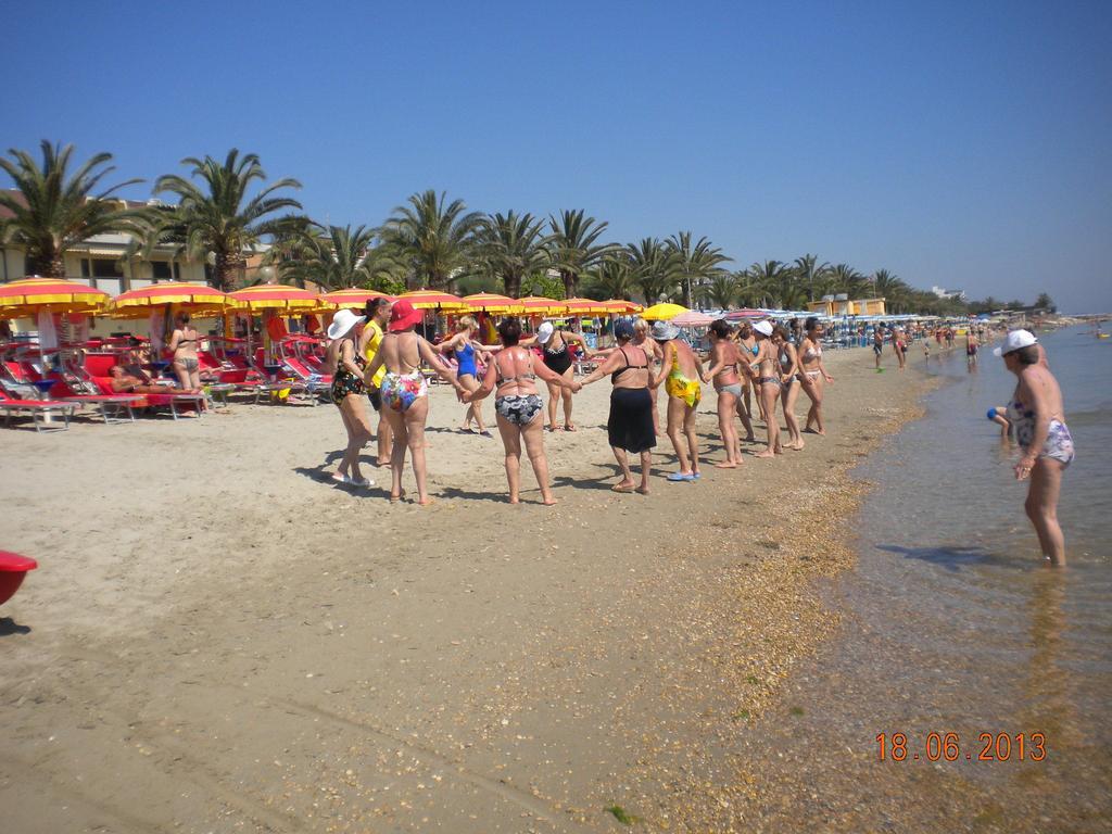 Hotel Leuco' Martinsicuro Esterno foto