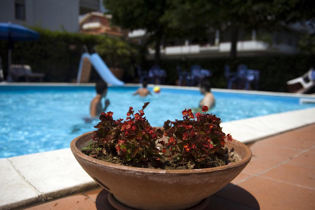 Hotel Leuco' Martinsicuro Esterno foto